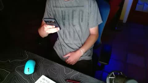 tootired online show from March 25, 6:42 am