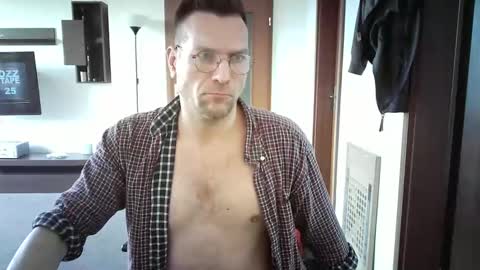 Sebastian online show from March 5, 8:21 am