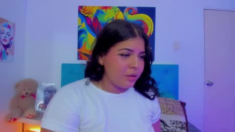 Snapshot of neferet_opal chatting on October 1, 1:05 am neferet_opal online show from October 1, 1:05 am