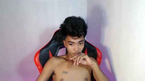 neil_asian69 online show from October 17, 1:04 pm