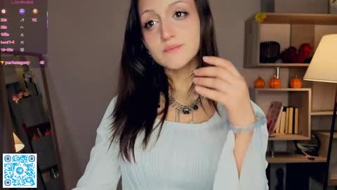 Vicky and Beatrice online show from April 10, 7:29 pm