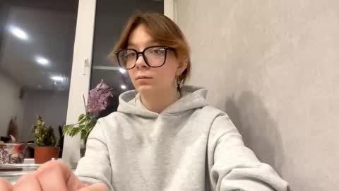 Alice online show from March 4, 7:44 pm