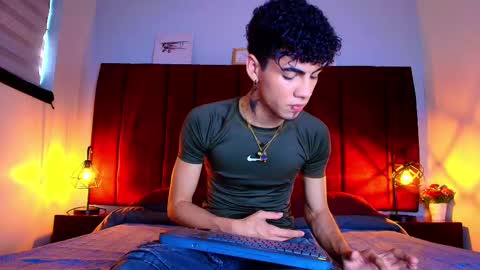 Snapshot of neoraptis chatting on September 23, 8:37 pm NeoRaptis jhonatan online show from September 23, 8:37 pm