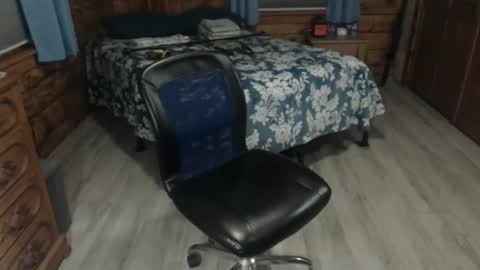 neptune2002 online show from April 30, 6:24 pm