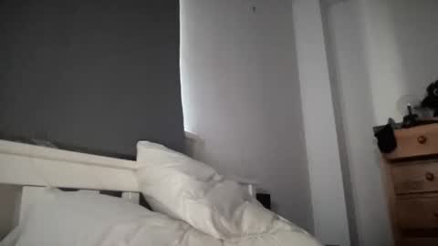 nerdytwink18 online show from February 12, 9:13 am