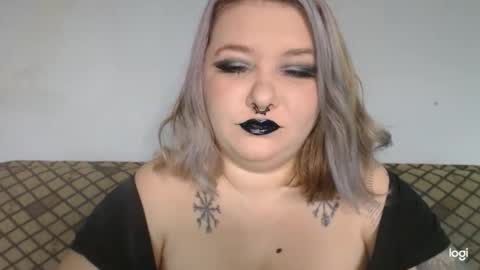 Snapshot of neriphine chatting on September 12, 9:44 am Neriphine online show from September 12, 9:44 am