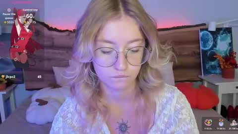 Snapshot of nerissa_xo chatting on September 23, 9:21 pm Nerissa online show from September 23, 9:21 pm