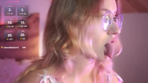Snapshot of nerissa_xo chatting on October 16, 9:46 pm Nerissa online show from October 16, 9:46 pm