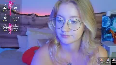 Snapshot of nerissa_xo chatting on September 18, 8:13 pm Nerissa online show from September 18, 8:13 pm