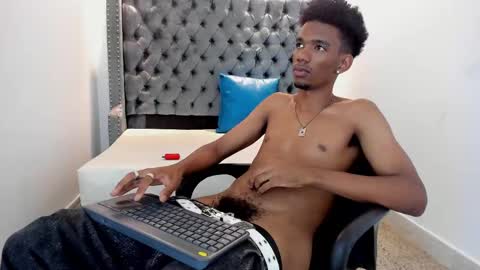 Snapshot of nero_reyd chatting on October 1, 8:08 pm Nero online show from October 1, 8:08 pm