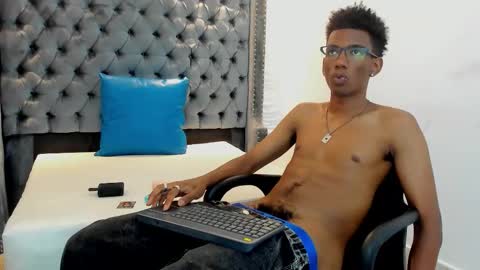 Snapshot of nero_reyd chatting on October 7, 10:06 pm Nero online show from October 7, 10:06 pm