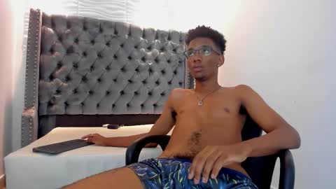 Snapshot of nero_reyd chatting on September 20, 9:29 pm Nero online show from September 20, 9:29 pm