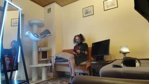 nessieanalemma online show from February 24, 8:28 am