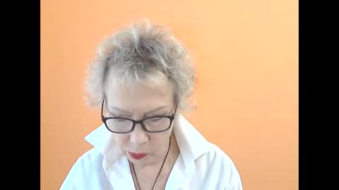 NessyJenixs online show from October 11, 8:19 am