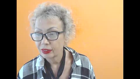 NessyJenixs online show from September 25, 8:10 am