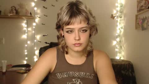 Snapshot of neurotic_witch chatting on September 24, 5:36 am Mar online show from September 24, 5:36 am