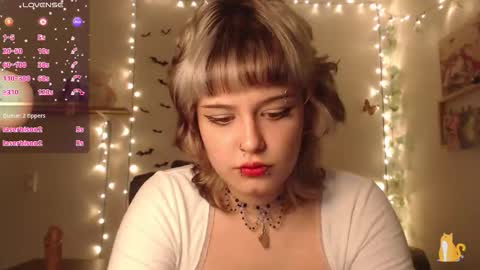 Snapshot of neurotic_witch chatting on September 20, 4:59 am Mar online show from September 20, 4:59 am