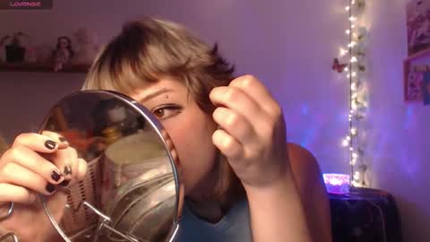 Snapshot of neurotic_witch chatting on September 16, 2:46 am Mar online show from September 16, 2:46 am