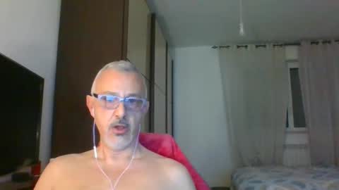 Snapshot of nevenerabis chatting on January 7, 10:19 pm nevenerabis online show from January 7, 10:19 pm