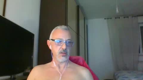 Snapshot of nevenerabis chatting on January 8, 1:21 am nevenerabis online show from January 8, 1:21 am