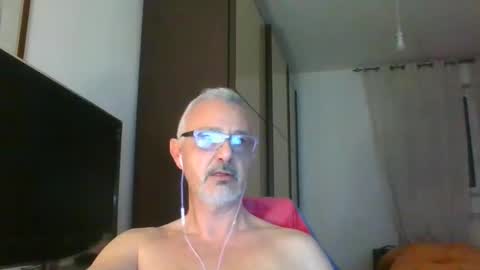 Snapshot of nevenerabis chatting on March 6, 10:47 pm nevenerabis online show from March 6, 10:47 pm