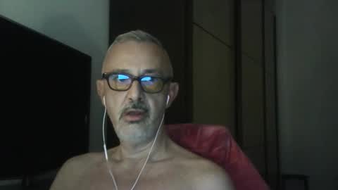 Snapshot of nevenerabis chatting on October 14, 6:33 pm nevenerabis online show from October 14, 6:33 pm