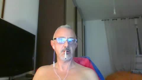 Snapshot of nevenerabis chatting on December 22, 9:31 pm nevenerabis online show from December 22, 9:31 pm