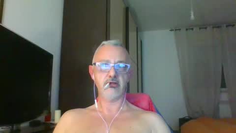 Snapshot of nevenerabis chatting on February 18, 2:38 am nevenerabis online show from February 18, 2:38 am
