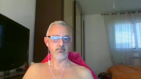 Snapshot of nevenerabis chatting on March 10, 2:05 pm nevenerabis online show from March 10, 2:05 pm