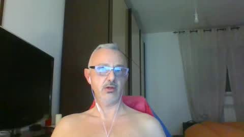 Snapshot of nevenerabis chatting on February 17, 5:23 pm nevenerabis online show from February 17, 5:23 pm