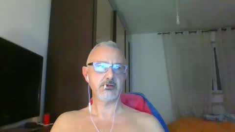 Snapshot of nevenerabis chatting on December 22, 6:26 pm nevenerabis online show from December 22, 6:26 pm