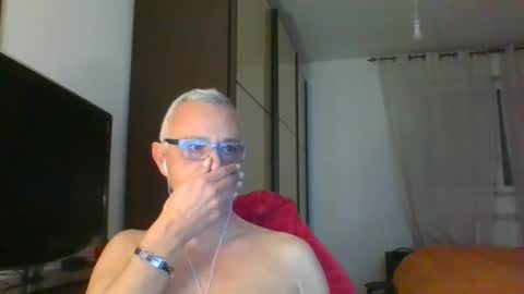 Snapshot of nevenerabis chatting on March 5, 1:52 am nevenerabis online show from March 5, 1:52 am