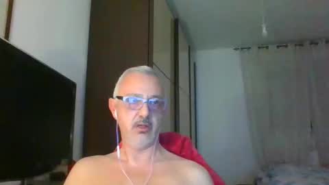 Snapshot of nevenerabis chatting on January 17, 9:28 pm nevenerabis online show from January 17, 9:28 pm