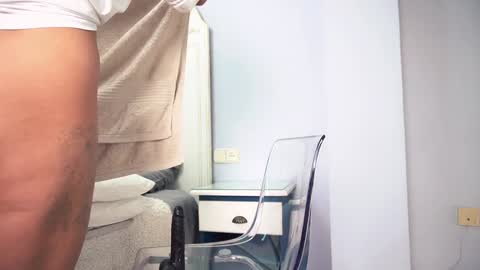 new dee online show from March 11, 12:28 pm