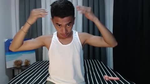 Snapshot of new_jersey_jay chatting on October 13, 11:34 am new_jersey_jay online show from October 13, 11:34 am