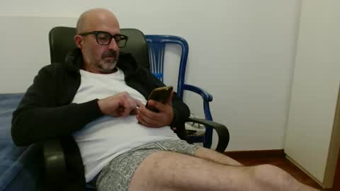 simi online show from October 19, 6:56 pm