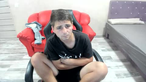Snapshot of newboy69_ chatting on October 1, 12:32 am newboy69_ online show from October 1, 12:32 am