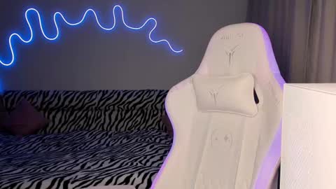 Mina online show from February 9, 3:34 pm