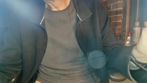 Snapshot of nfgwholoves2cum chatting on February 23, 3:02 am NFG  Nice Friendly Guy  Dick online show from February 23, 3:02 am