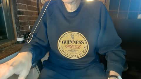 Snapshot of nfgwholoves2cum chatting on October 14, 11:41 pm NFG  Nice Friendly Guy  Dick online show from October 14, 11:41 pm