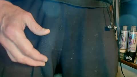 Snapshot of nfgwholoves2cum chatting on February 10, 11:23 pm NFG  Nice Friendly Guy  Dick online show from February 10, 11:23 pm