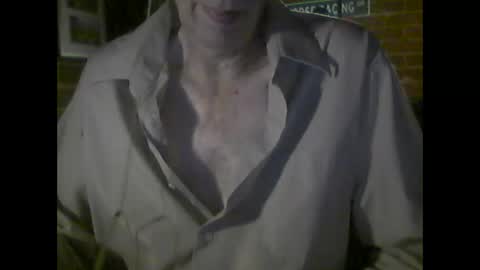 Snapshot of nfgwholoves2cum chatting on October 20, 3:00 am NFG  Nice Friendly Guy  Dick online show from October 20, 3:00 am