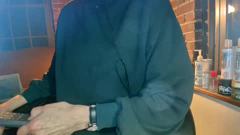Snapshot of nfgwholoves2cum chatting on February 13, 10:54 pm NFG  Nice Friendly Guy  Dick online show from February 13, 10:54 pm