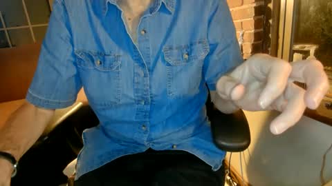 Snapshot of nfgwholoves2cum chatting on October 8, 11:21 pm NFG  Nice Friendly Guy  Dick online show from October 8, 11:21 pm