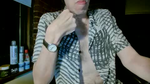 Snapshot of nfgwholoves2cum chatting on March 8, 3:17 am NFG  Nice Friendly Guy  Dick online show from March 8, 3:17 am