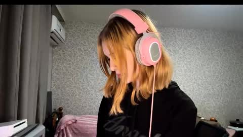 Eva Arts online show from November 25, 1:21 pm