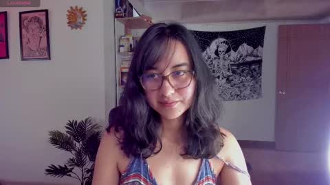 Nia online show from February 9, 8:02 pm