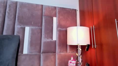 Nia online show from February 16, 1:20 pm