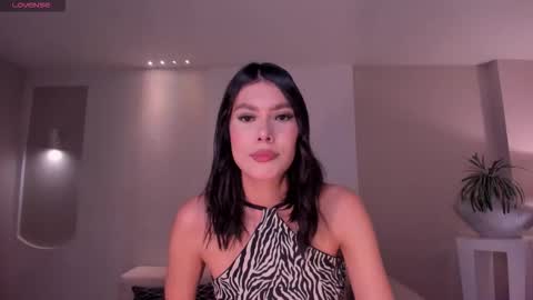 Call me Nia  online show from December 22, 8:48 pm