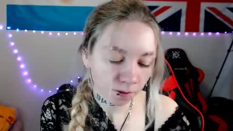 nica_kawaii online show from March 17, 6:40 am